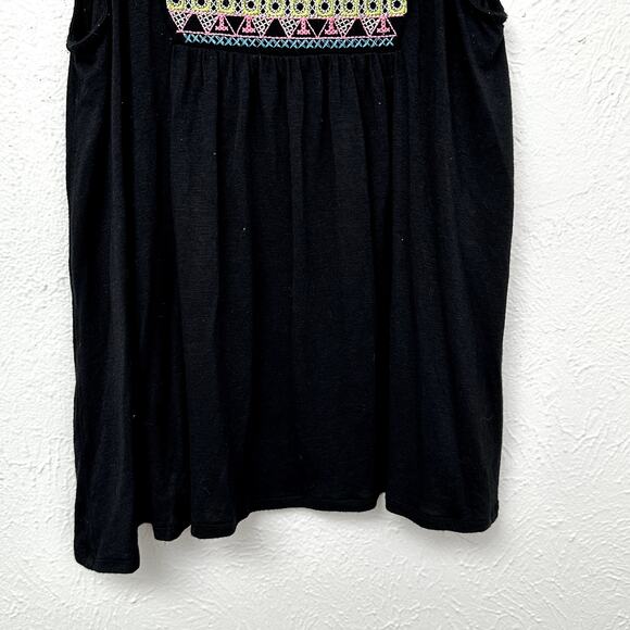 American Rag Black Embroidered Tank Top - Picture 4 of 9